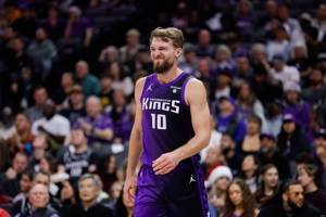 Triple-double lại vẫy gọi? Sabonis Jr. ghi được 12 điểm, 10 rebound và 6 kiến ​​​​tạo trong hiệp với điểm cộng trừ là +22