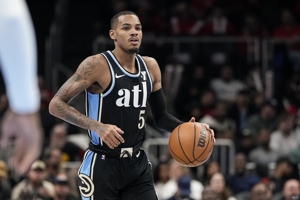 Đầu ra ổn định! Dejounte Murray ghi được 22 điểm, 6 rebound và 6 kiến ​​​​tạo khi bắn 8 ăn 18 và 18 điểm trong hiệp hai.