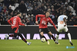 L'Equipe: Matic đã dọn sạch tủ đồ, thậm chí còn tính chuyện giải nghệ nếu Rennes không để anh ra đi