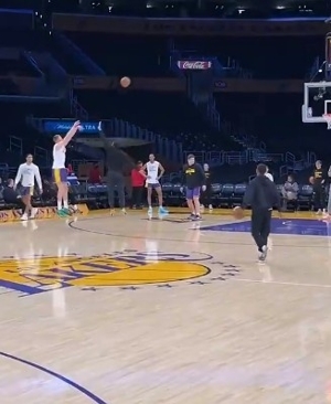 Hamm: Lakers thích khả năng bắn súng, kích thước và khả năng thể thao của trợ lý mới Windler