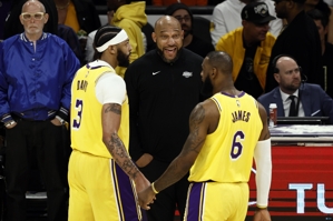 Ghi chú của đội: Cầu thủ khởi đầu của Lakers Zhan Meibiao Lila đã không được sử dụng trong mùa giải này và chỉ chơi 1,3 phút trong vòng loại trực tiếp năm ngoái