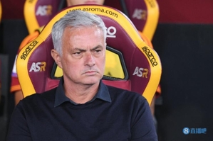 La Repubblica: Thất bại trước Derby khiến HLV Roma tức giận, Mourinho có thể bị sa thải nếu lại thua Milan.