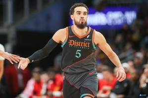 Phóng viên nổi tiếng: Các pháp sư muốn đổi Tyus Jones để lấy một suất vào top 20 tiềm năng ở vòng đầu tiên vào năm 2024