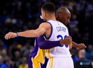 Curry nói về việc Kobe trở thành hai cầu thủ trên 35 tuổi duy nhất ghi được hơn 60 điểm: Thật tuyệt khi chúng tôi thua.