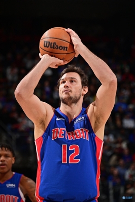 Scotto: Các giám đốc điều hành của đối thủ đang chú ý đến tiền đạo Gallinari của Pistons và Lakers là một trong những đội đã đưa ra yêu cầu