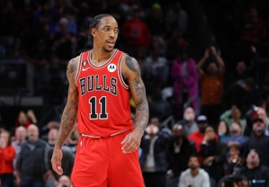 Nó cảm thấy nóng! DeRozan ghi được 30 điểm và 8 rebound ở 11/17 & 3/3 quả ba điểm.