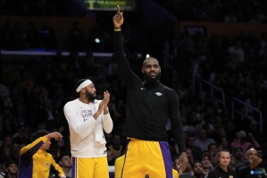 Lakers có thể giành chức vô địch? Perkins: Không thiếu tôn trọng James nhưng giới hạn trên của đội bóng này phụ thuộc vào lông mày rậm