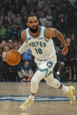 Woj: Timberwolves gia hạn hợp đồng kỳ cựu Conley với hợp đồng hai năm trị giá 21 triệu USD