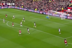 Premier League - Manchester United thua 1-2 trước Fulham Quỷ đỏ chịu thất bại đầu tiên trong năm và kém top 4 tới 8 điểm.