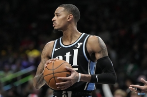 Gần gấp ba lần! Dejounte Murray ghi được 25 điểm, 9 rebound và 11 kiến ​​tạo ở 11/20 cú sút.