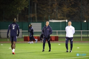 Deschamps: Không thể thờ ơ trước nỗi buồn của Pogba, mong sự cố doping có thể được giải quyết