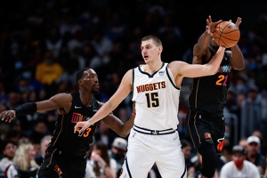 Jokic: Heat chơi tích cực và không bao giờ bỏ cuộc. Mỗi lần chúng tôi đối đầu với họ đều là một trận đấu khó khăn.