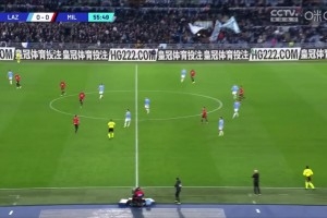 Serie A - Milan đánh bại Lazio 8 người với tỷ số 1-0. Ở phút bù giờ, hai đội đụng độ liên tục và Lazio ghi được hai bàn thắng.