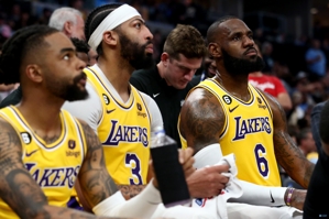 Bạn không mong đợi điều đó sao? Kỷ lục của Lakers vào những thời điểm quan trọng mùa này là 19-8, đầu tiên trên giải đấu!