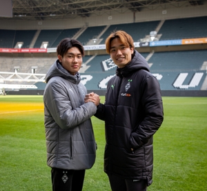 Chính thức: Tiền đạo 19 tuổi người Nhật Bản Shioh Fukuda sẽ được đôn lên đội 1 Borussia Monchenladbach ít nhất là đến cuối mùa giải